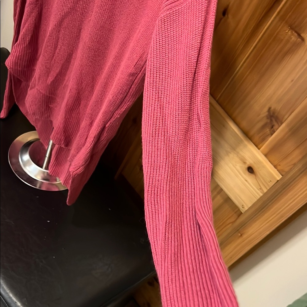 Express Rose Cold-Shoulder Tunic - Picture 7 of 12